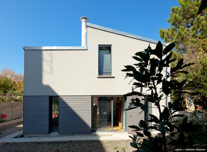 Maison contemporaine : IC R ECR 2011-09-28_0161