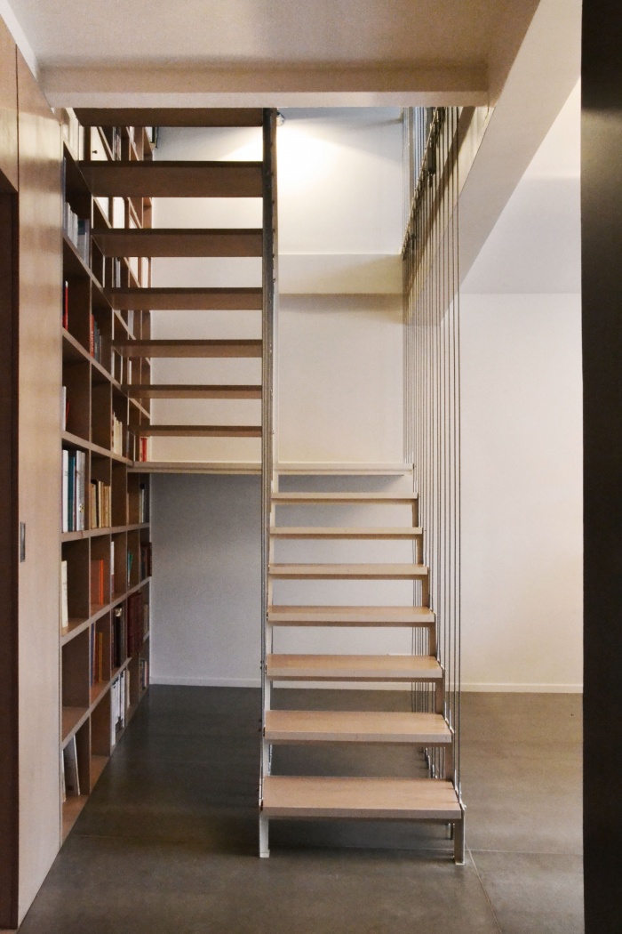L'escalier dans la bibliothque : 7