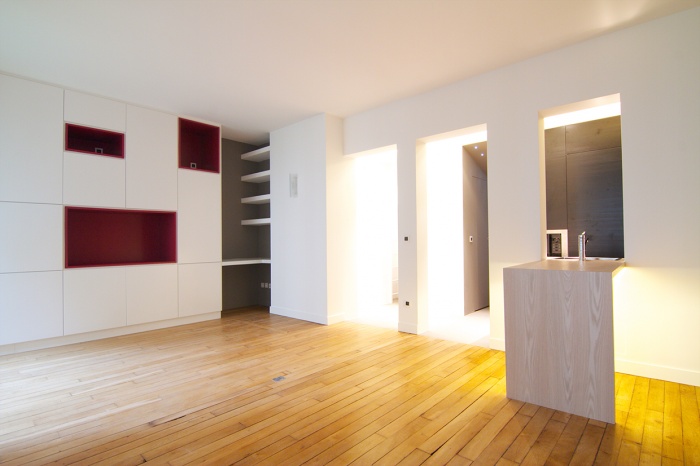 Appartement  Neuilly : vue du sjour vrs le grand meuble sur mesure
